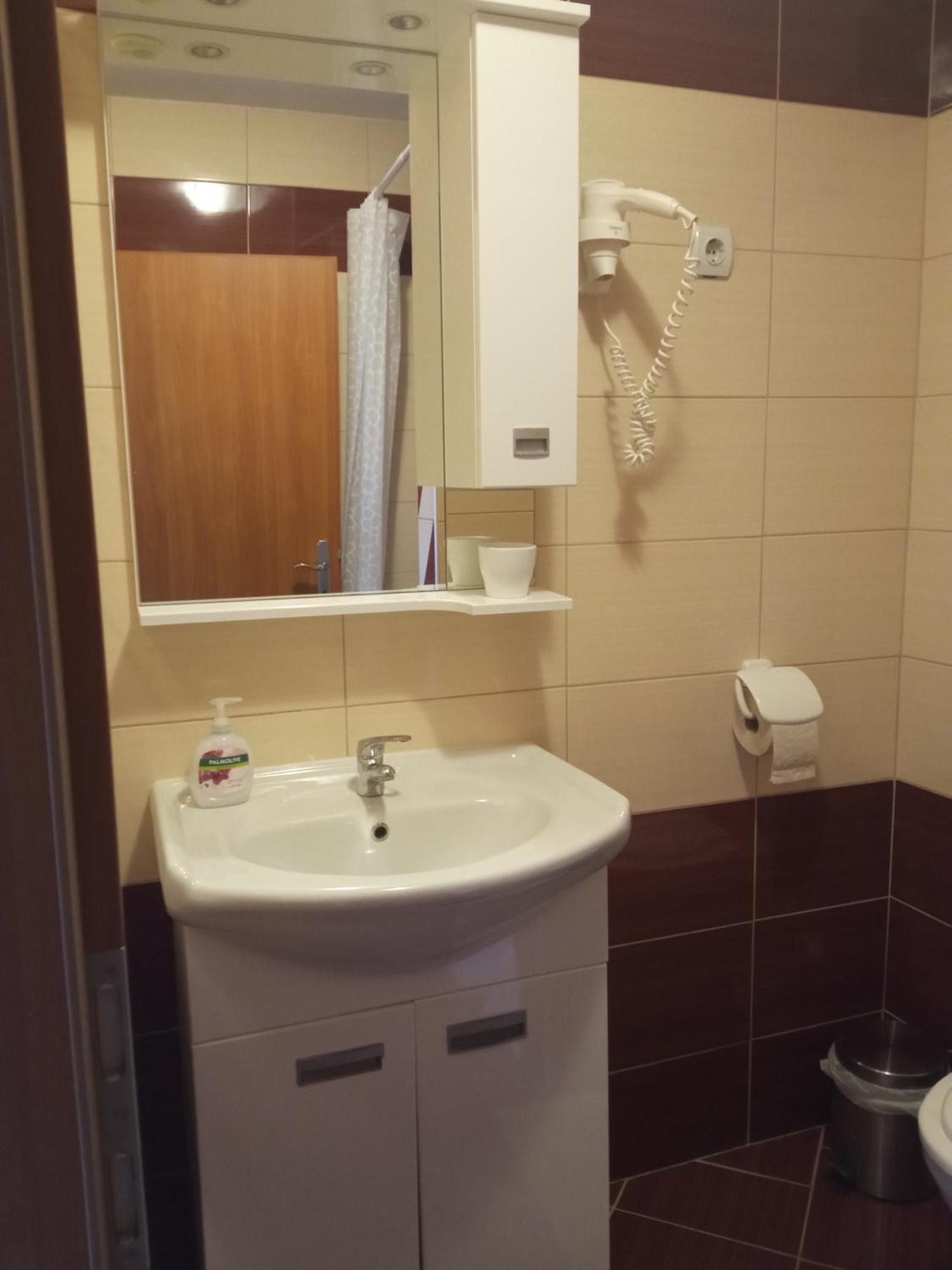 Apartman Vidovic Lägenhet Korenica Exteriör bild