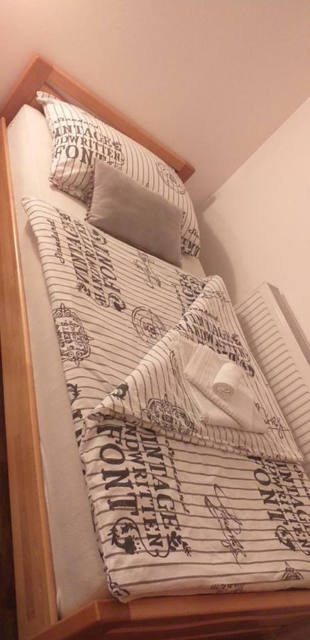 Apartman Vidovic Lägenhet Korenica Exteriör bild